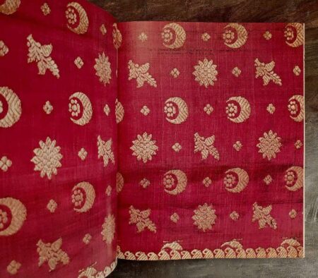 Textiles in the art institute of Chicago