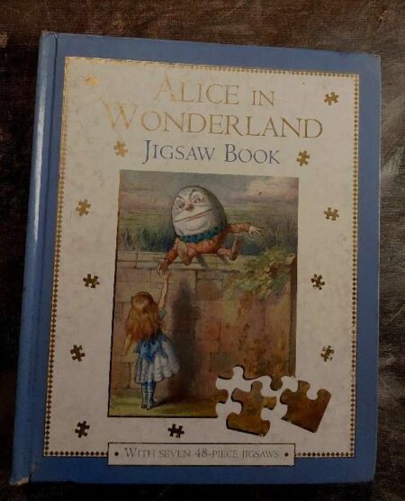 Alice in wonderland jigsaw book 