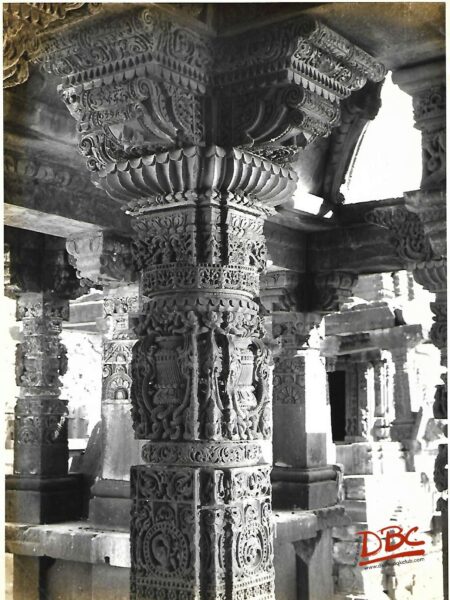 Kekind Mahadev Temple a pillor detials