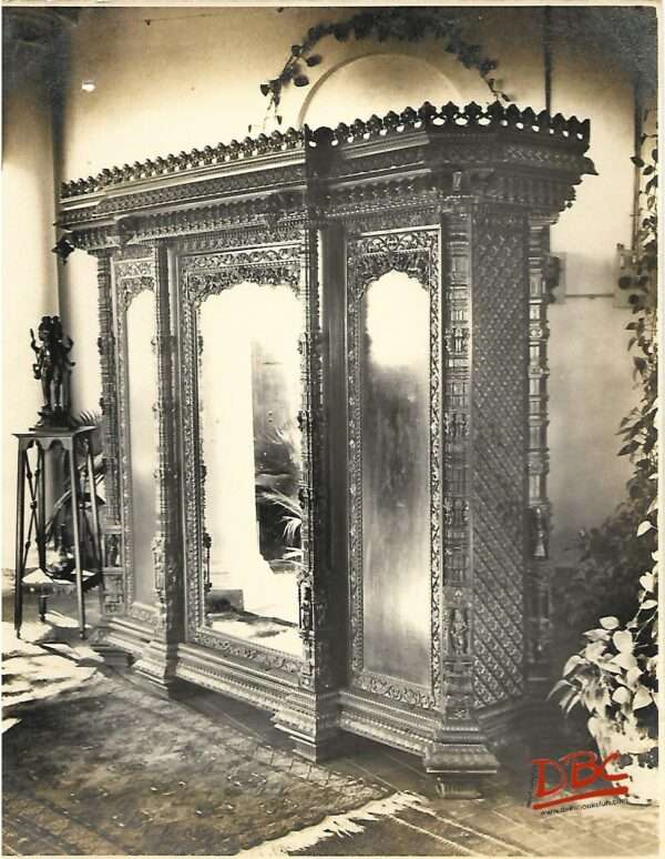 The Almirah Three Doors (The Middle One With a Hurior Form the Gobelius)