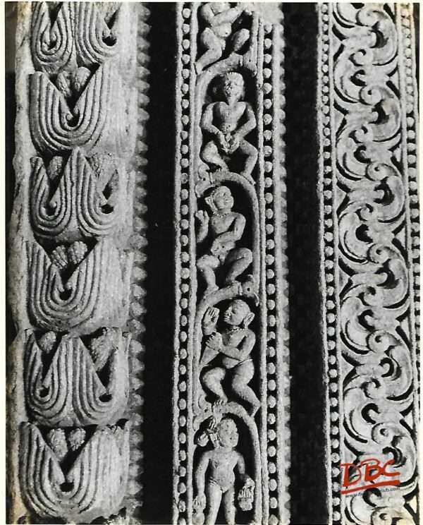 KHICHING DETAIL ON A DOOR JUMB FROM MUSEUM