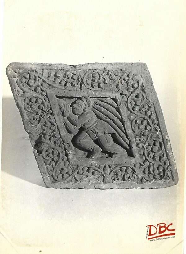 Soldier moving forward with long herd dress(T. Plaque)