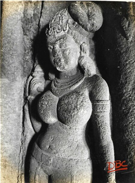 ELLORA CAVE NO.8 CLOSUP OF LADY
