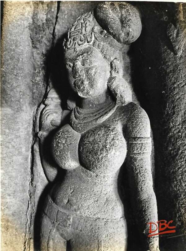 ELLORA CAVE NO.8 CLOSUP OF LADY