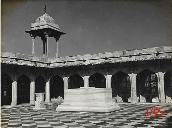 AGRA GERENAL VIEW OF TOMB OF IHMADND DAULA