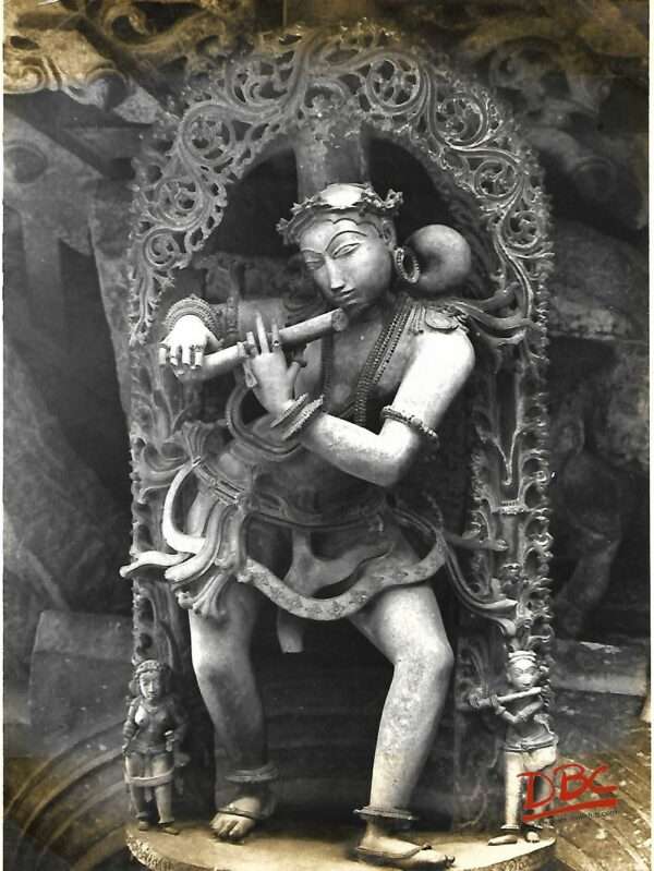 belur chinnakeshwar temple afemale MUSICIAN