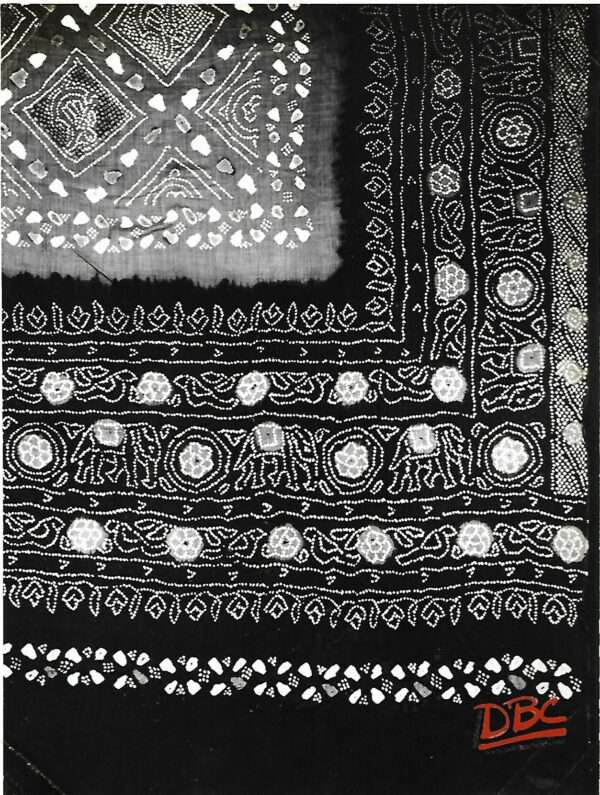 SHAWL BLACK AND RED