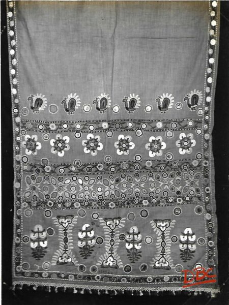 FINE EMBD SHAWL
