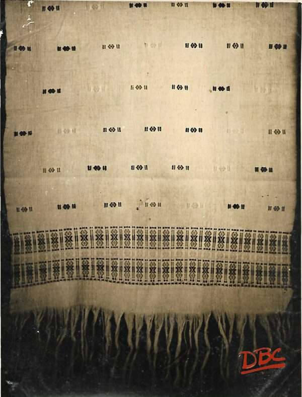 WOODEN SCARF