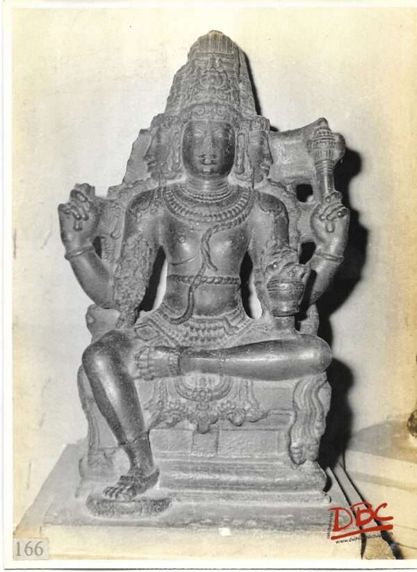trimurthy 12th century darasuram
