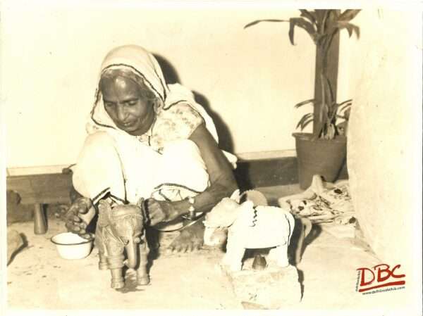 Smt. Dhanesra Devi(62 yrs) Giving finishing touch to Elepant