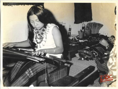 Kumari Atolaau(Aonaga) (20 years) Pushing Weftyorn Thronfh Worps
