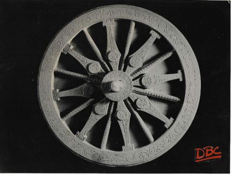wheel stone earing