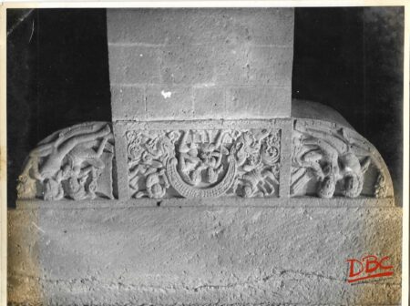 Ajanta Cave: Bracket