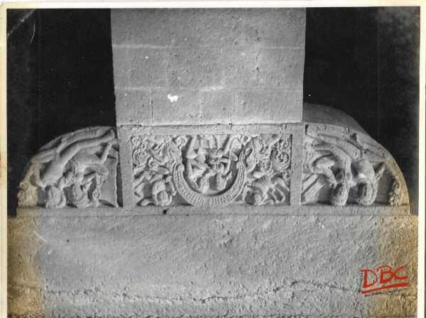 Ajanta Cave: Bracket