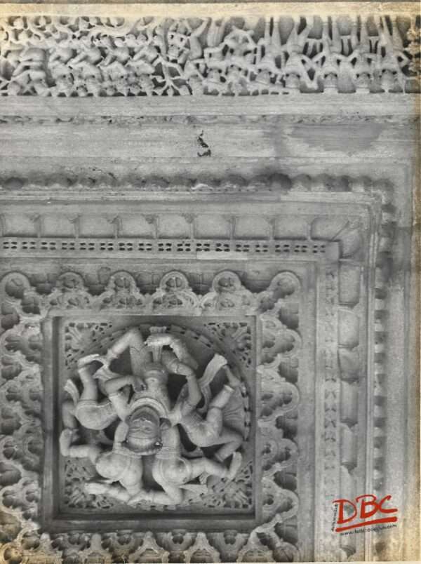 Ranakpur : Adinath Temple Ceiling of Ranagamandap