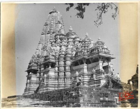 Khajuraho : Kandarayo a Mahadeo Temple