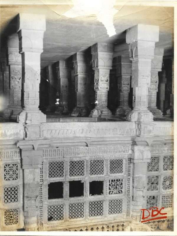 Ahmadabad : Interior Balcony Ahnad Shas's Mosque