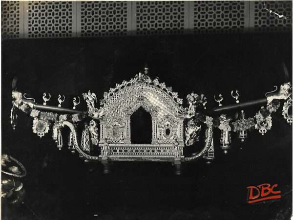 Plake with glass decoration (Metal)