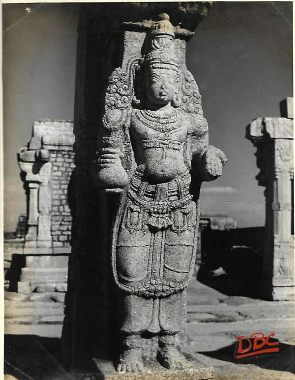 Lepakashi Veerabhadra temple Serlptured pillar from Kalyan Mandap