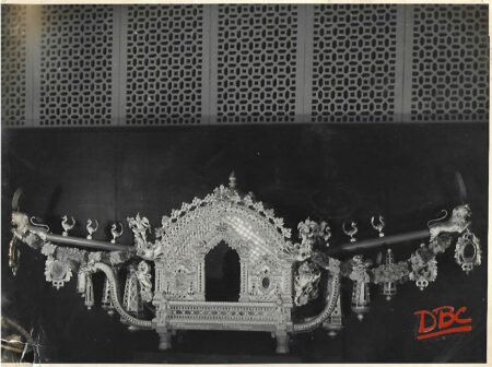Plaki with glass decoration(Metal)