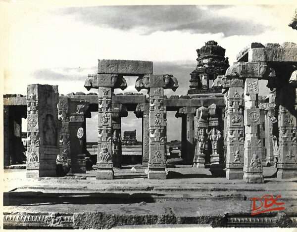 Lepakashi Veerabhadra temple View of Kalyan Mandap