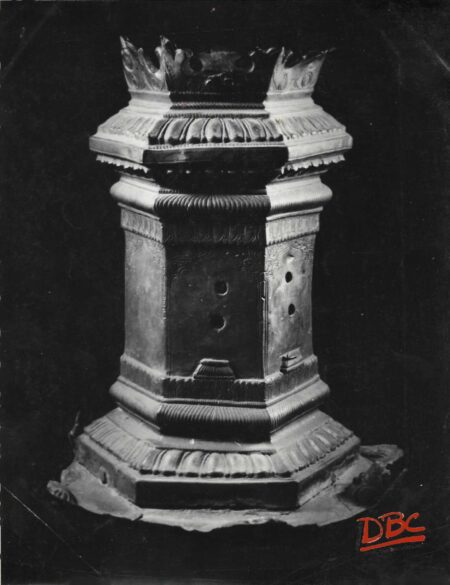 FLOWER VASE
