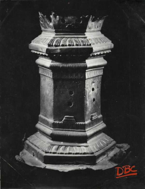 FLOWER VASE