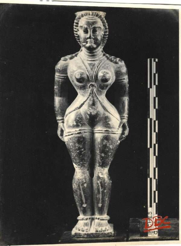 sirkap : stone female figure