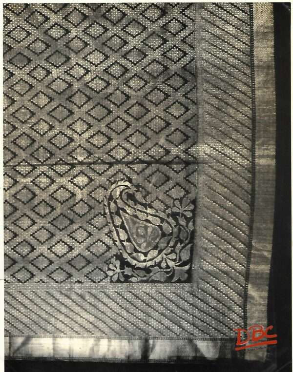 Old brocade tasu cover