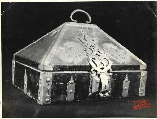 Metal box
