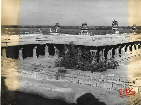 Veerabhadra Temple at  Lepakshi Andhra Pradesh View of corridor