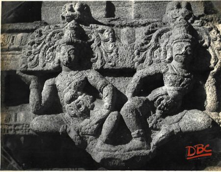 Lepakshi- Veeradhadra Temple Supposhing Figure of Natyamandapa