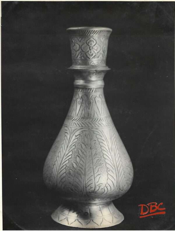 FLOEWER VASE SHAPED HUBBA BASE