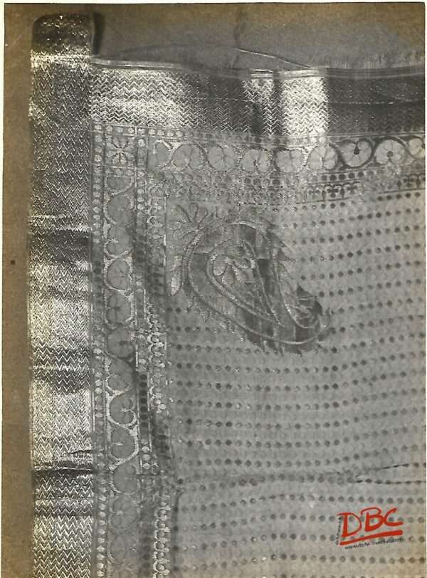 White Chsnderi Zari Shawl Textile