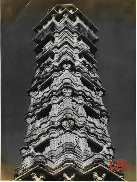 Tower of Victory, Top Portion