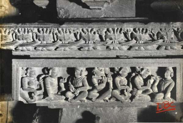 khajurah : laxman temple - a panal pradakshin