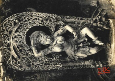 belur (bracket ) : a dacing panel