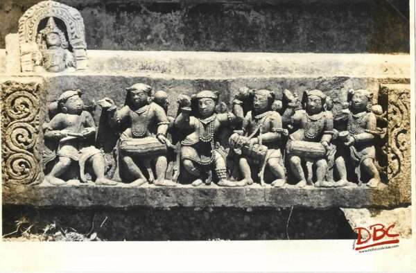 helikid : haisaleshwar temple : dancing party