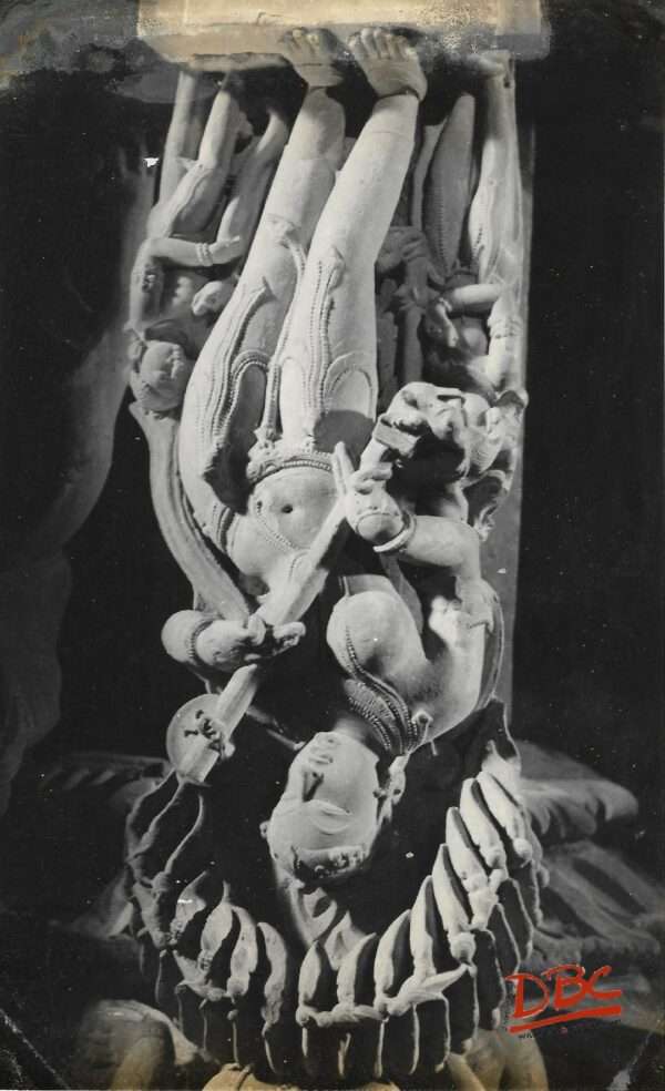 Khajuraho : Lakhmana Temple Mahamandapa Bracket Fig. Lady Playing on Veena