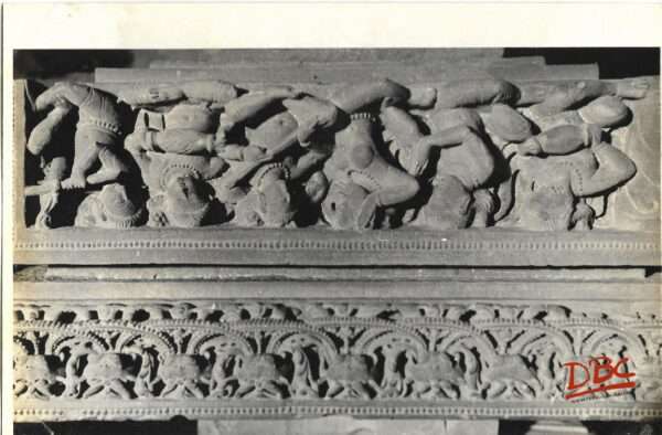 khajuraho : Lakshman Temple - Pradakshna - Musician