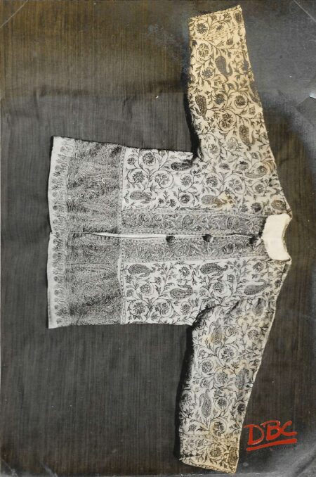 EMBROIDERED CHOGA