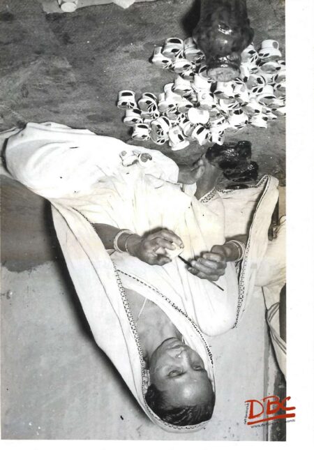 WOMAN MADE WOODEN CAPETS FROM RANCHI