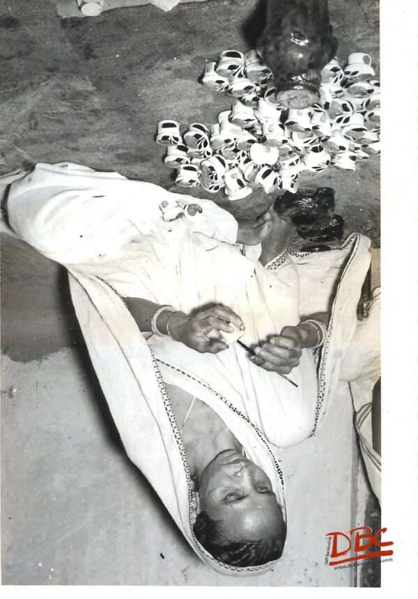 WOMAN MADE WOODEN CAPETS FROM RANCHI