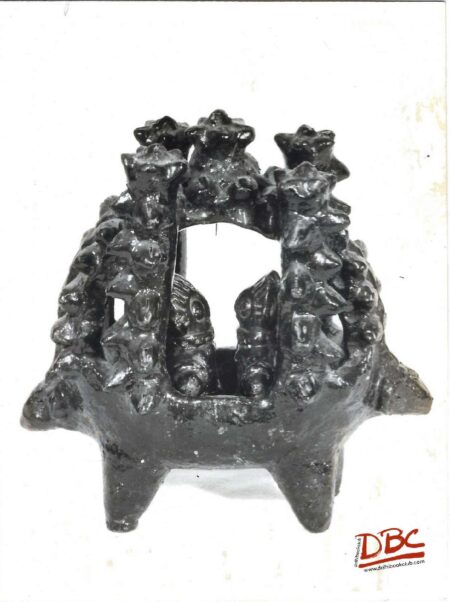 A PALLEN QUEEN TERRA COTTA