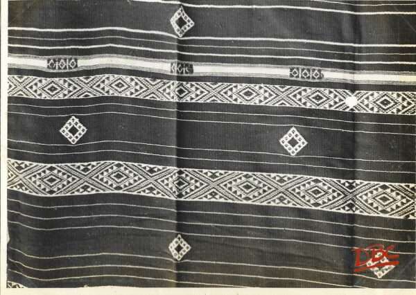 TEXTILE PIECE HAVING GEOMETRICAL DESIGN