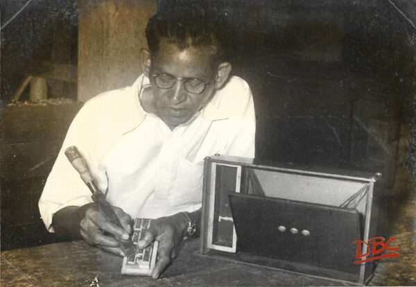 a harmomium repairer from madras