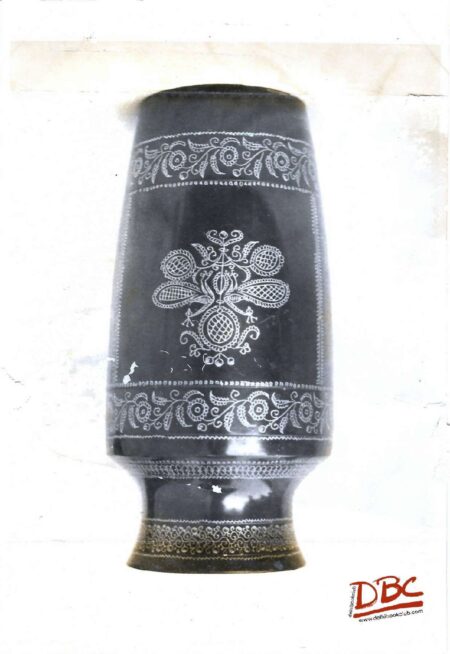 lacquer jar painting with white colour