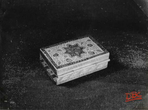 snuff box