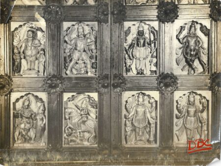 wood -door pair orrisa